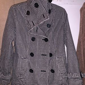 M-II houndstooth coat. Stylish velvety soft, double big black buttons, pockets